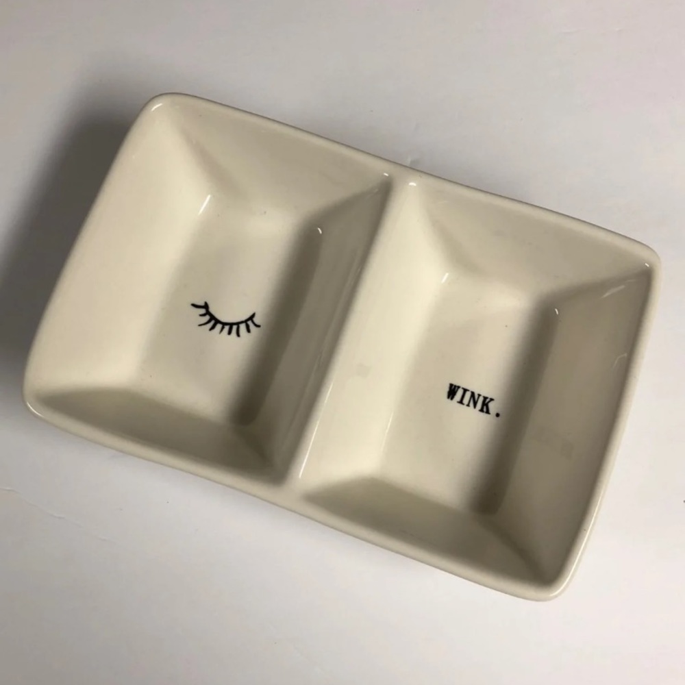 Rae Dunn “wink” tray decor